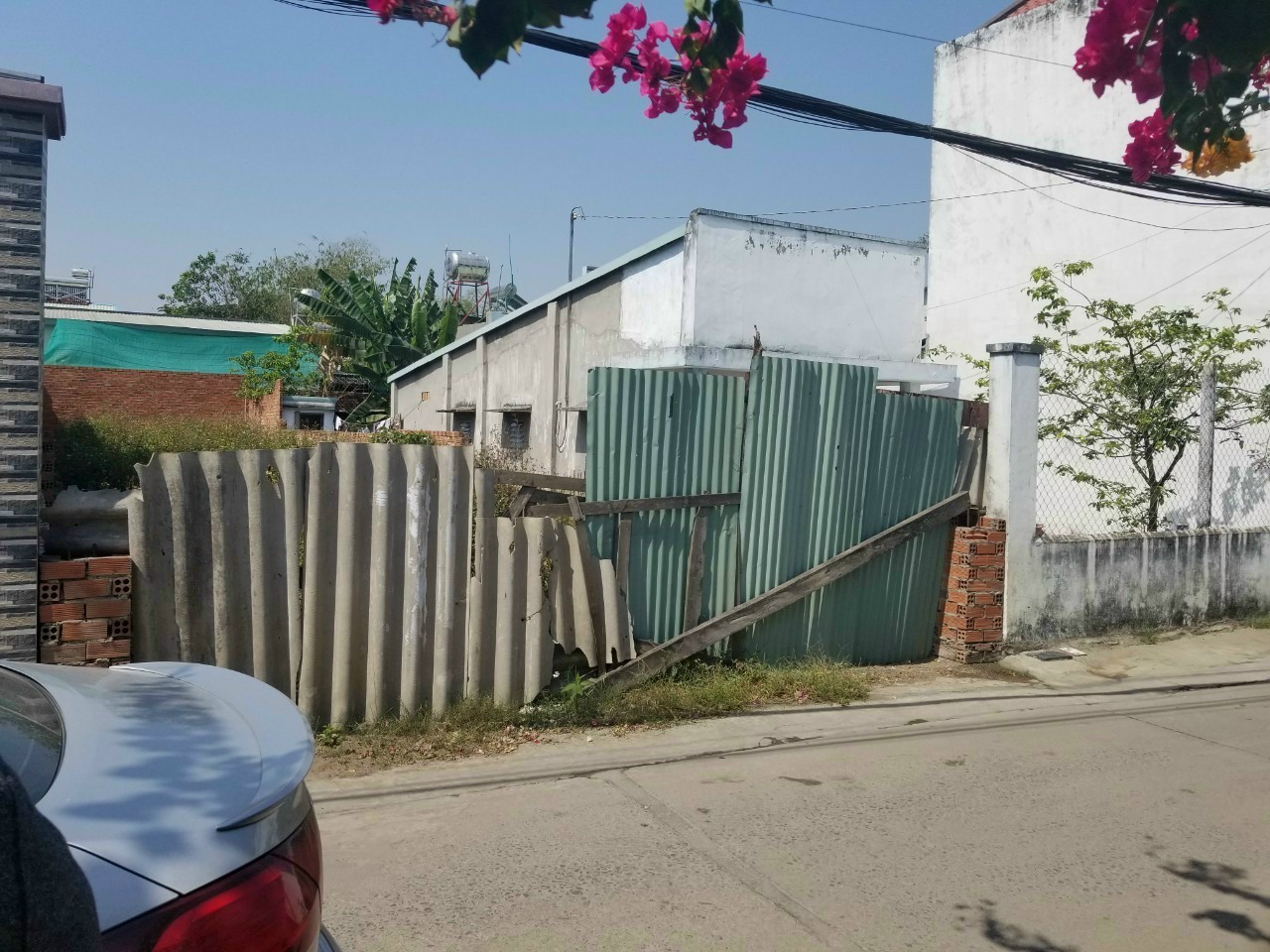 Bán đất Dt 180m2 full thổ cư ngang 6,5m. Đường xe tải thông Võ Thị Sáu. 
