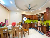 PHÂN LÔ - GARA Ô TÔ - VỈA HÈ - NHÀ DÂN XÂY 2 NĂM CỰC MỚI - NỘI THẤT XỊN ĐẸP