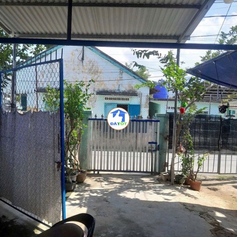 NHÀ VƯỜN KIÊM BÃI GỬI XE